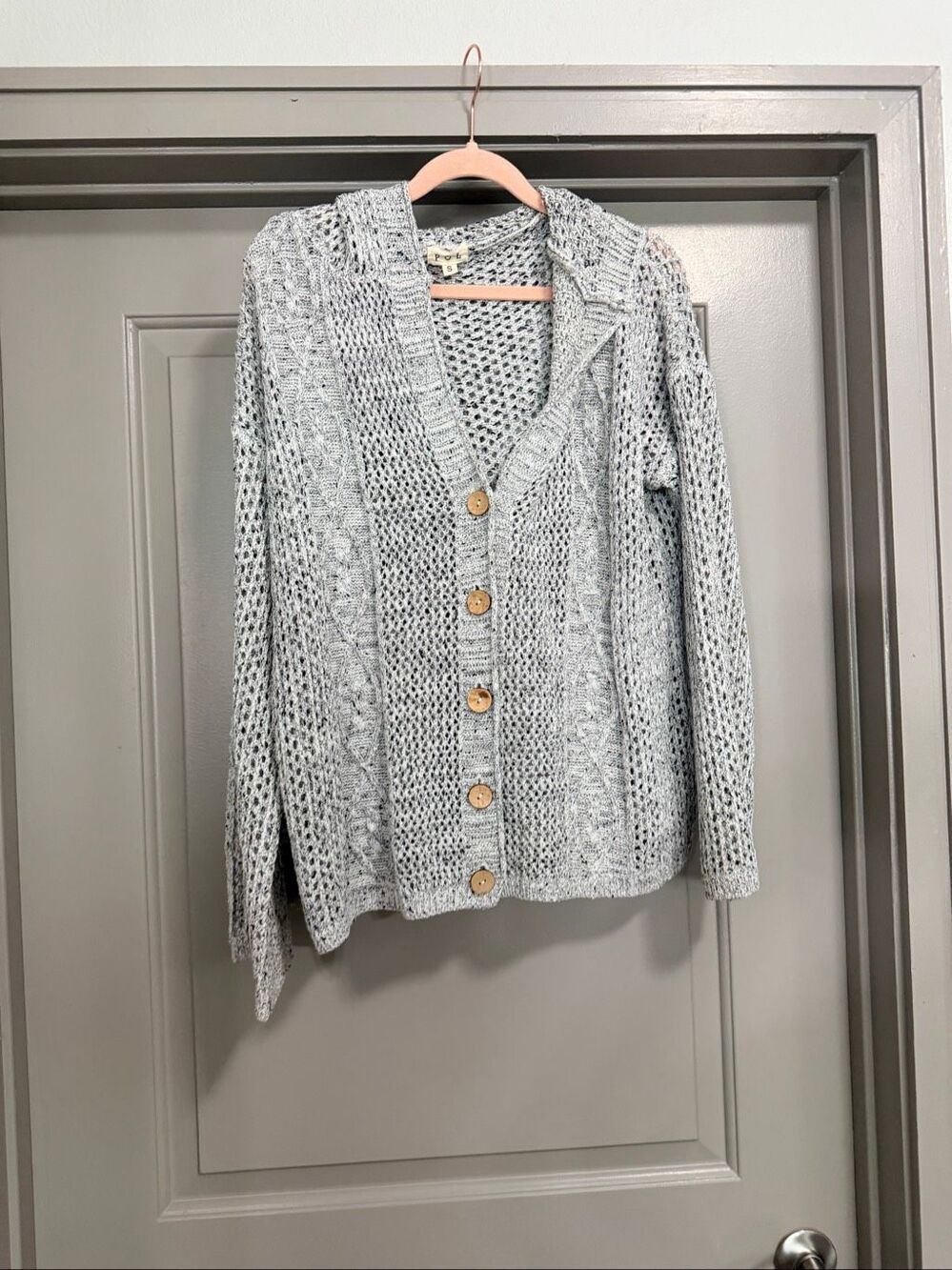 POL Clothing Womens Size S Gray Chunky Knit Cardigan Sweater Wooden Buttons